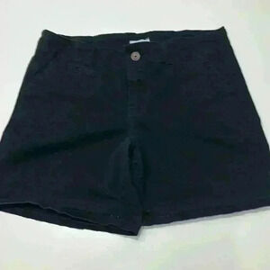 Maurice’s Black Cotton Shorts Size 15/16 Item # 6F Worn once
